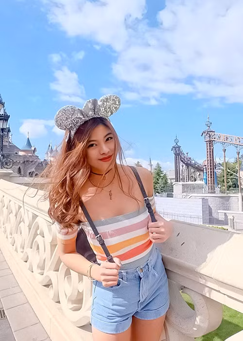 Thời điểm tham gia Hoa hậu Hoàn vũ Việt Nam, cô cao 1m69 và có số đo 3 vòng 84-60-92.