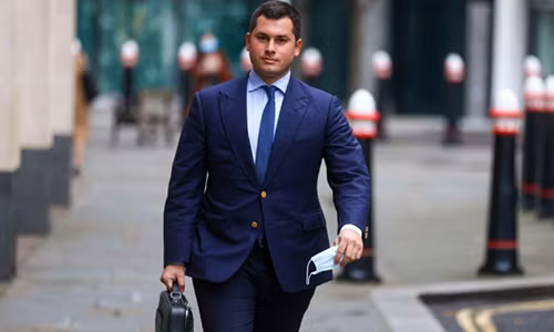 Ty phu choang vang truoc khoan lo 50 trieu USD