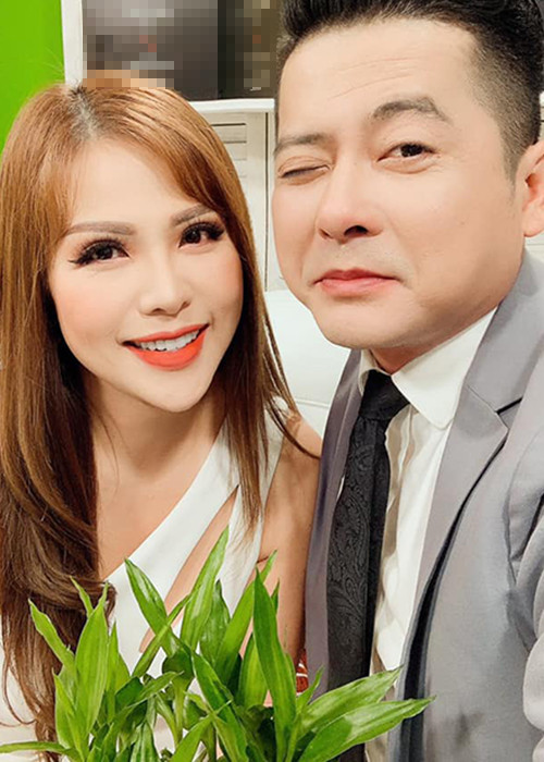 Theo Nhịp sống Việt, Thắm Bebe là một diễn viên cùng thời với những tên tuổi quen thuộc như Hứa Vĩ Văn, Phi Thanh Vân cách đây khoảng 17-18 năm.