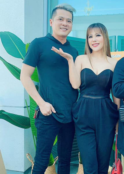 Phía Thắm Bebe khẳng định cô và Hoàng Anh chỉ là bạn bè thân thiết. Ngoài ra, cô cho biết, bản thân đang có tổ ấm hạnh phúc bên ông xã làm kinh doanh.