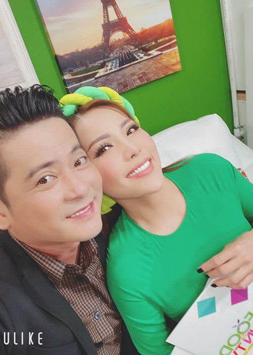 Chụp ảnh khá tình tứ bên Hoàng Anh khiến Thắm Bebe rơi vào ồn ào không đáng có.