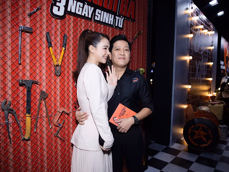 Sự xuất hiện của vợ chồng Trường Giang nhanh chóng trở thành tâm điểm.