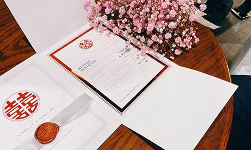 Lo thiep cuoi va khach moi dam cuoi nghe si Cong Ly-Hinh-2