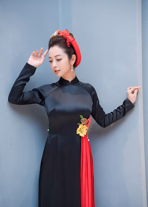 Nữ MC hiện tại có tổ ấm hạnh phúc bên chồng doanh nhân và các con ở Hà Nội.