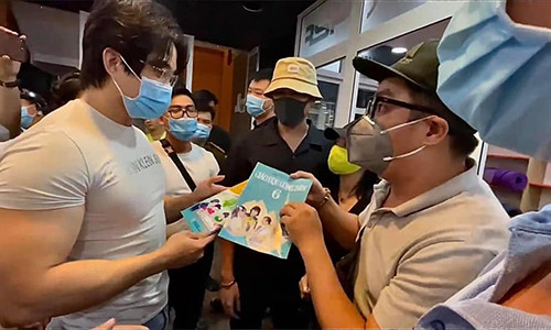 Cat Phuong den gap gymer xuc pham vo chong nghe si Chi Tai-Hinh-2