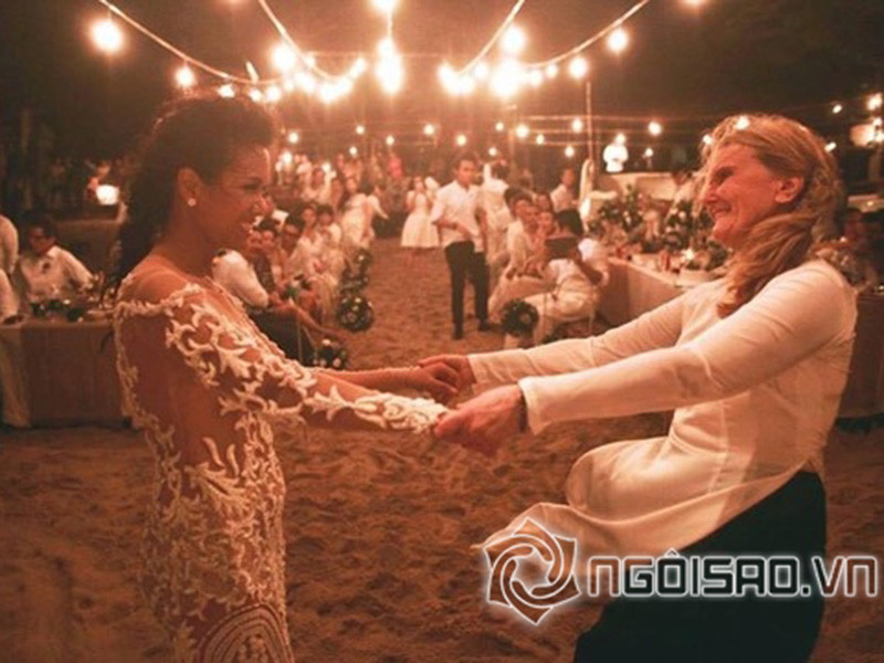 Phương Vy tâm sự: “Vy nghĩ Vy và mẹ chồng rất tâm đầu ý hợp, tính cách vô cùng giống nhau nên sự hòa hợp rất tự nhiên và chân thành. Mẹ Carolyn là mẹ và là người bạn tâm giao mà Vy trân trọng vô cùng”, cô nói. Ảnh: Người đưa tin