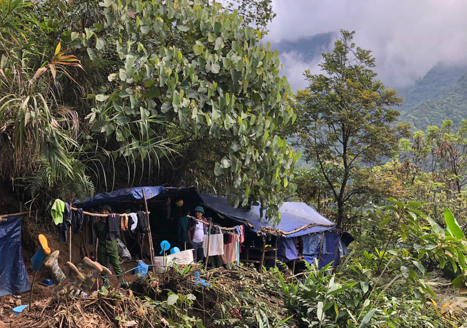 Phat hien 1 tan quang vang bi khai thac trai phep o Lai Chau