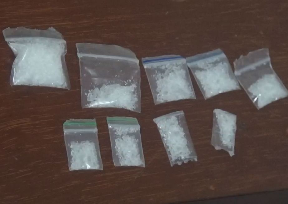 Những người hàng xóm nơi P.A cư ngụ cũng khẳng định, cô tuy còn trẻ tuổi nhưng rất chí thú làm ăn và có tình thương rất nhiều với các loại thú cưng chứ không thấy có mội quan hệ bất thường nào. Căn cứ các tài liệu, chứng cứ thu thập được, Cơ quan Công an xác định P.A không liên quan đến số ma túy bị thu giữ nêu trên mà có nhiều nghi vấn xuất phát từ mâu thuẫn cá nhân trong cuộc sống nên đã bị các đối tượng trả thù bằng thủ đoạn vu khống. (Ảnh minh họa, nguồn internet) 