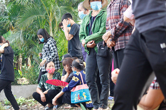 Trước đó, ngày 24/10, Công an huyện Thường Tín nhận được đơn trình báo của chị Đào Thị Thuận (SN 1974, trú tại xã Nguyễn Trãi, huyện Thường Tín) về việc con gái chị là Trần Thuý Hiền (SN 2002, sinh viên Học viện Ngân hàng) mất tích từ tối ngày 23/10/2020. 