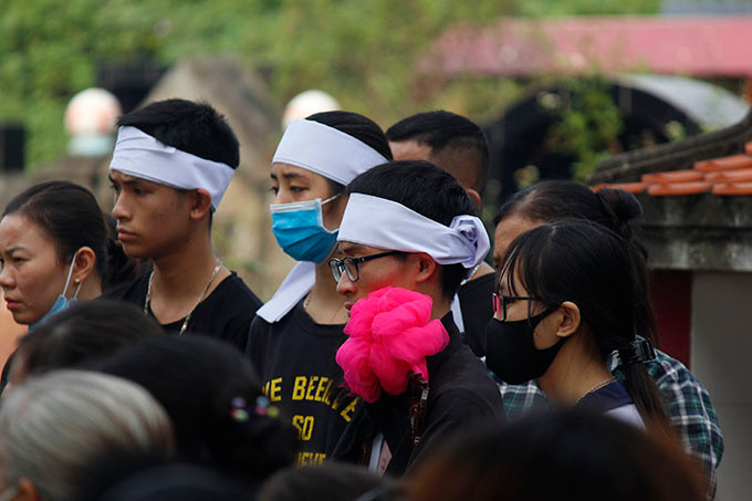 Dam tang nu sinh Hoc vien ngan hang bi sat hai: La vang buon tien la xanh-Hinh-2