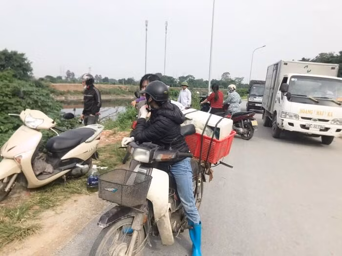 Theo thông tin ban đầu, khoảng 2h sáng 24/10, Công an huyện Thường Tín nhận được đơn trình báo của chị Thuận (ở xã Nguyễn Trãi, huyện Thường Tín) về việc con gái chị là Trần Thuý Hiền (SN 2002) mất tích từ tối ngày 23/10.