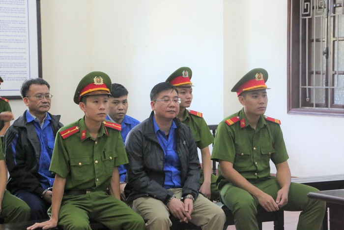 De nghi trieu tap cuc truong toi toa vu gian lan diem thi o Hoa Binh