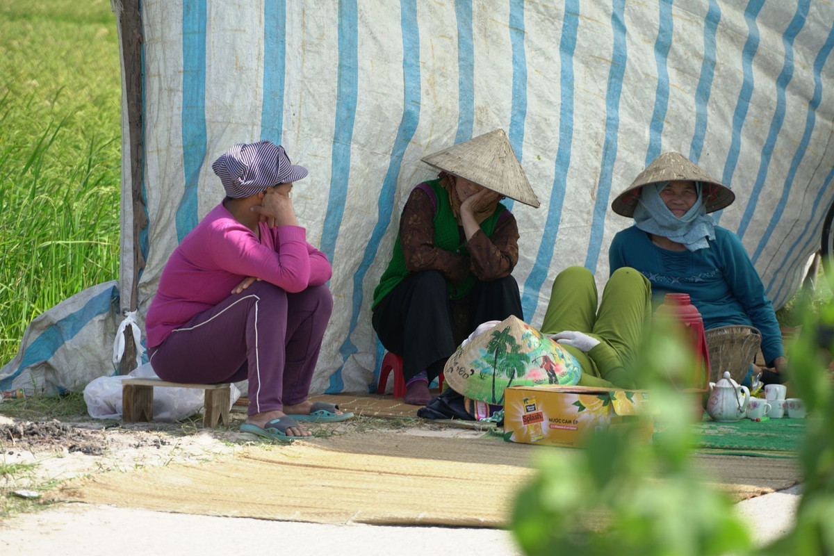 Ong Chung bi bat, vu bai rac Nam Son bo ngo, dan lai chan xe rac