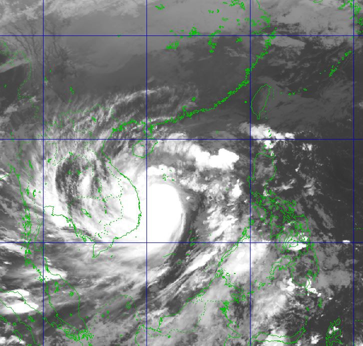 Theo báo cáo của Ban Chỉ đạo tiền phương ứng phó với bão số 9 Molave, 6h sáng 28/10, vị trí tâm bão cách Đà Nẵng 240 km, Quảng Nam 175 km, Quảng Ngãi 140 km, Phú Yên 190 km. Sức gió mạnh nhất cấp 12-13 (115-150 km/giờ), giật cấp 16. Bão di chuyển theo hướng tây tây bắc, tốc độ 25 km/h. Dự kiến trưa 28/10, tâm bão trên đất liền Đà Nẵng - Phú Yên.