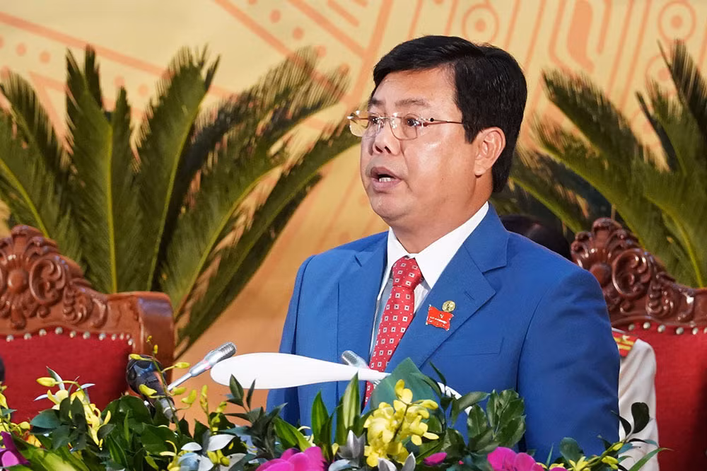 Chan dung ong Nguyen Tien Hai tai dac cu Bi thu Tinh uy Ca Mau