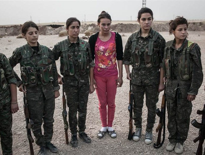 Ngoài việc kêu gọi tái nhập ngũ từ những cựu binh chống IS trước đây, giờ đây các tiêu đoàn nữ chiến binh người Kurd đang tuyển mộ thành viên mới để tăng thêm quân số chiến đấu.