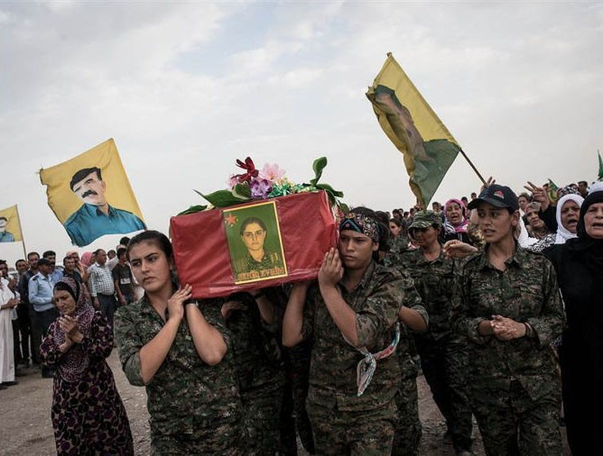 Họ đã hy sinh trong cuộc chiến chống IS, giờ đây nữ chiến binh người Kurd lại đoàn kết sẵn sàng chống lại sự can thiệp từ Thổ Nhĩ Kỳ.