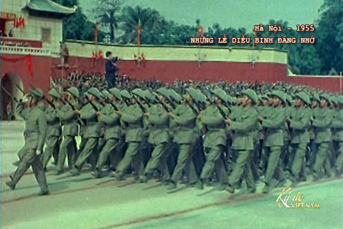 Ngày 1/1/1955, Quân đội Nhân dân Việt Nam đã lần đầu tiên có cuộc duyệt binh tại Quảng trường Ba Đình, đánh dấu sự kiện lớn đầu tiên của nước Việt Nam Dân chủ Cộng hòa sau chiến thắng Điện Biên Phủ. Nguồn ảnh: VTV.