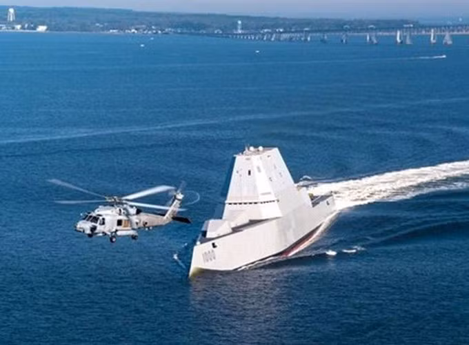 Theo giá công bố, mỗi chiếc khu trục hạm lớp Zumwalt có giá lên tới 4,24 tỷ USD.