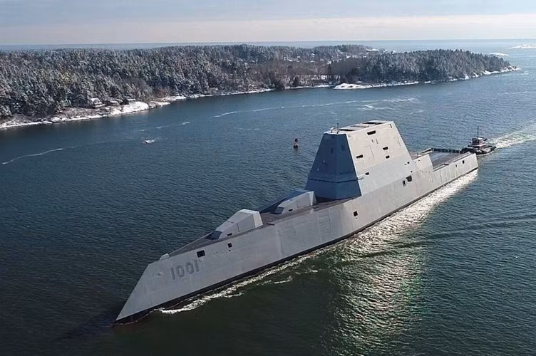 " Khu trục hạm Zumwalt vốn có thiết diện phản xạ radar thấp, được thiết kế để hoạt động bí mật và tấn công đối thủ. Tuy nhiên vũ khí CPS hiện chỉ là một lựa chọn được cân nhắc cho tương lai và chưa phải kế hoạch chính thức", Đại tá Smith nói.