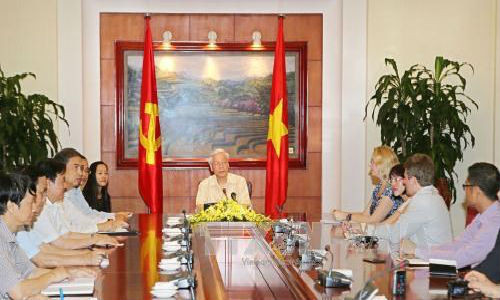 Tong bi thu Nguyen Phu Trong tra loi bao chi Hoa Ky