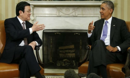 5. Chủ tịch nước Trương Tấn Sang sang thăm Mỹ Ngày 23/7/2013, Chủ tịch nước Trương Tấn Sang cùng đoàn đại biểu cấp cao rời Hà Nội lên đường sang thăm chính thức Mỹ theo lời mời của chính quyền Tổng thống Obama. Chuyến thăm kéo dài 3 ngày (24 – 26/7/2013). Tại cuộc hội đàm, lãnh đạo hai bên đã trao đổi về tầm nhìn quan hệ song phương trong giai đoạn mới, về những vấn đề quốc tế và khu vực, qua đó đưa quan hệ đi vào chiều sâu và ổn định hơn.