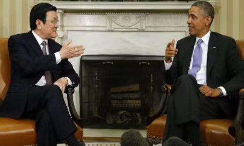 5. Chủ tịch nước Trương Tấn Sang sang thăm Mỹ Ngày 23/7/2013, Chủ tịch nước Trương Tấn Sang cùng đoàn đại biểu cấp cao rời Hà Nội lên đường sang thăm chính thức Mỹ theo lời mời của chính quyền Tổng thống Obama. Chuyến thăm kéo dài 3 ngày (24 – 26/7/2013). Tại cuộc hội đàm, lãnh đạo hai bên đã trao đổi về tầm nhìn quan hệ song phương trong giai đoạn mới, về những vấn đề quốc tế và khu vực, qua đó đưa quan hệ đi vào chiều sâu và ổn định hơn.