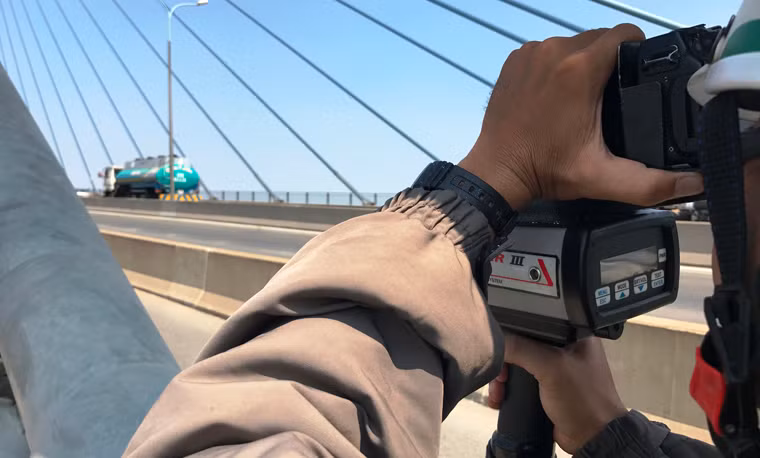 Giữa tháng 2/2017, Sở GTVT TP HCM đã điều chỉnh tốc độ lưu thông trên cầu Phú Mỹ đối với ô tô tải, xe đầu kéo container từ 60km/h xuống 40km/h; đồng thời lắp đặt biển báo có nội dung thông tin “đoạn đường kiểm tra tốc độ bằng camera”.