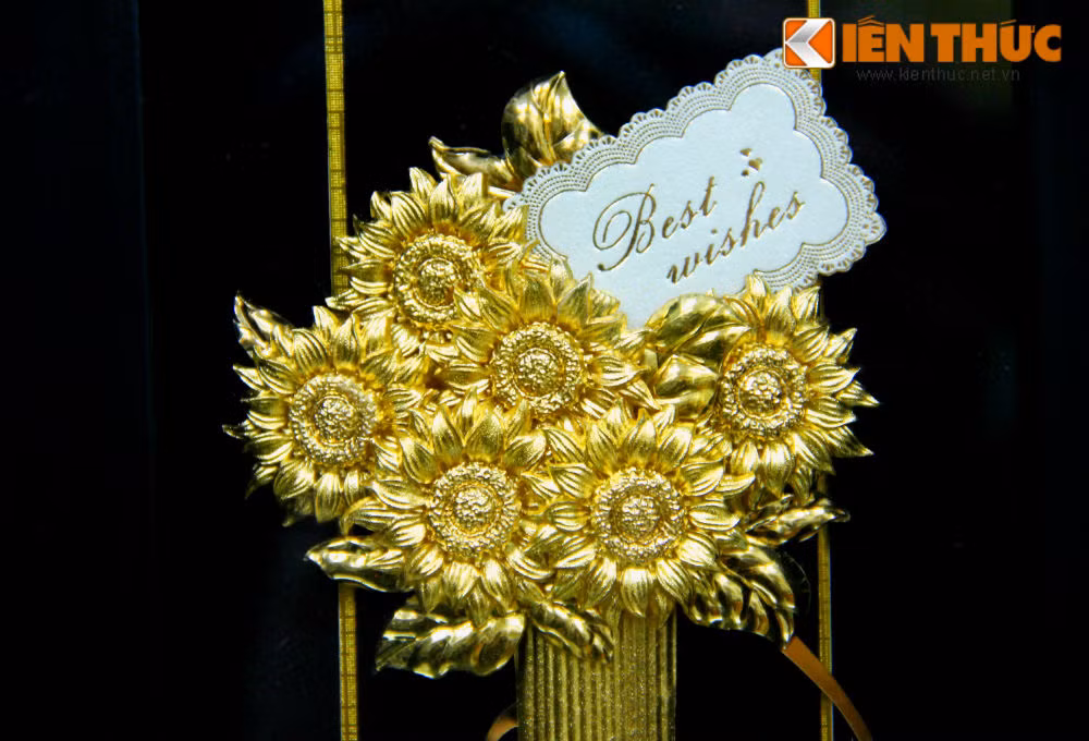 ...tương đương với giá 2.000.000 đến 3.000.000 đồng/bức.