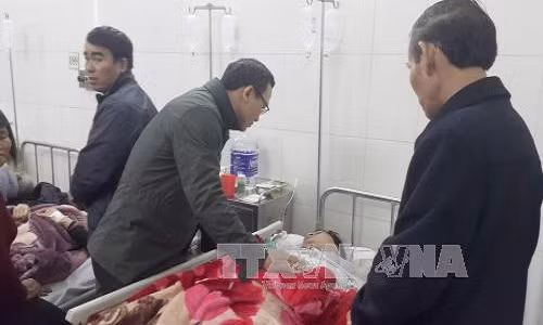 Xe khach lao xuong vuc Lao Cai: Nan nhan trong dai gia dinh