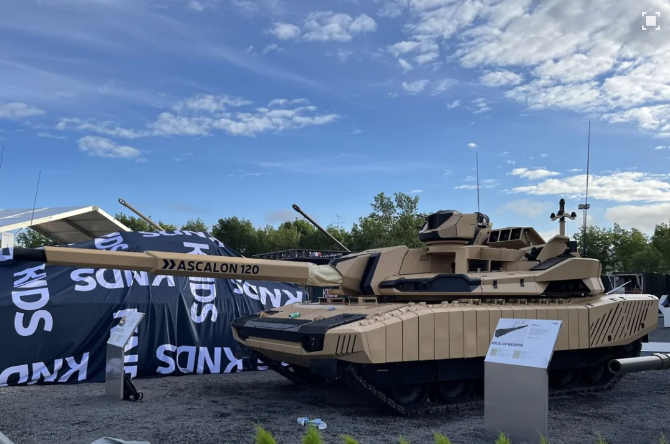 Về khả năng sống sót, xe tăng mang lại khả năng bảo vệ toàn diện nhờ hệ thống áo giáp mô-đun, bao gồm hệ thống phòng thủ đa phổ Galix, cho phép tàng hình trước vũ khí quang học, laser và hồng ngoại.