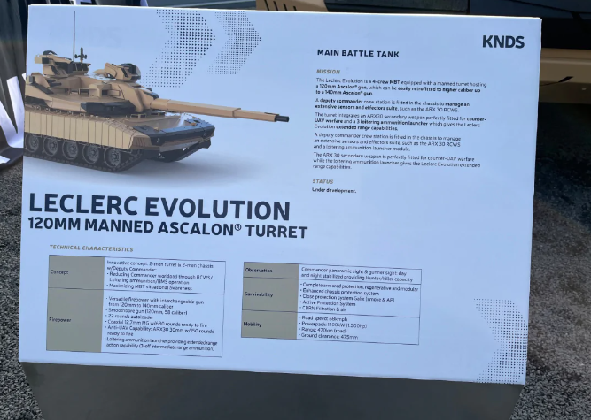 Xe tăng còn được trang bị bệ phóng có khả năng đặt 3 loại đạn tầm trung, giúp tăng đáng kể khả năng chiến đấu.