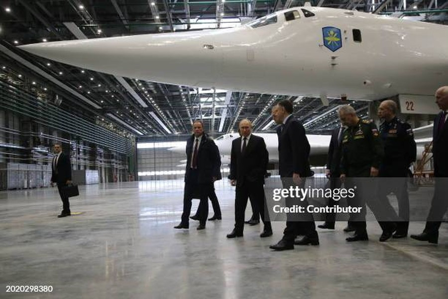 Bên trong nhà máy sản xuất hàng loạt oanh tạc cơ Tu-160M của Nga - Hình 9 Ben trong nha may san xuat hang loat oanh tac co Tu-160M cua Nga-Hinh-9