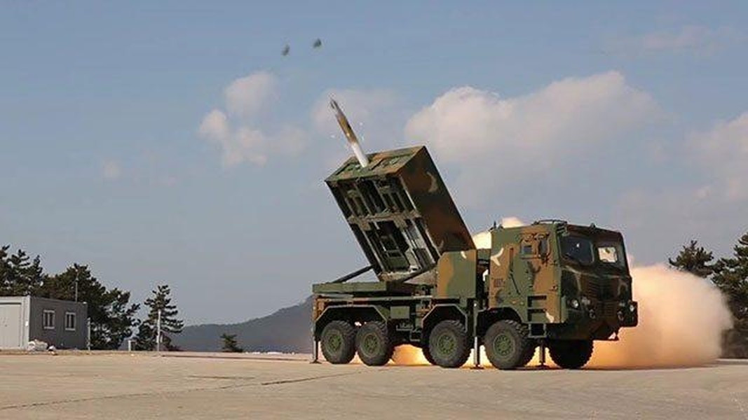 Tại Triển lãm Eurosatory 2024, Tập đoàn Hanwha Aerospace tiết lộ họ đang trong quá trình đàm phán cung cấp các tổ hợp K239 Chunmoo cho Na Uy, trong đó điều khoản quan trọng là thời gian giao hàng phải hoàn thành trong năm 2030.