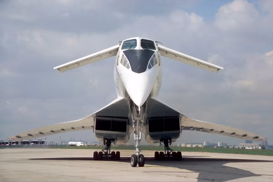 Tu-144 có thể bay xa 6.500 km với 70 tấn nhiên liệu. Trong khi Concorde tiêu tốn hết 95 tấn nhiên liệu cho quãng đường 7.500 km.