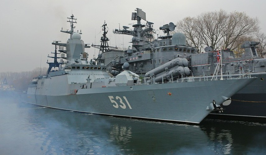 Để hỗ trợ công tác tìm kiếm và bảo vệ hiện trường, hạm đội biển Đen của hải quân Nga đã phải điều động nhiều tàu chiến, tàu hỗ trợ và tàu hậu cần tới vùng biển này.