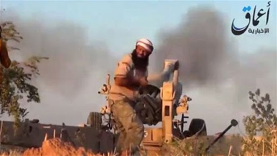 Sau khi rút khỏi biên chế, loại lựu pháo hạng nặng này đã được niêm cất, một số khác được bí mật chuyển cho các đồng minh trong đó có các nhóm đối lập tại Syria.