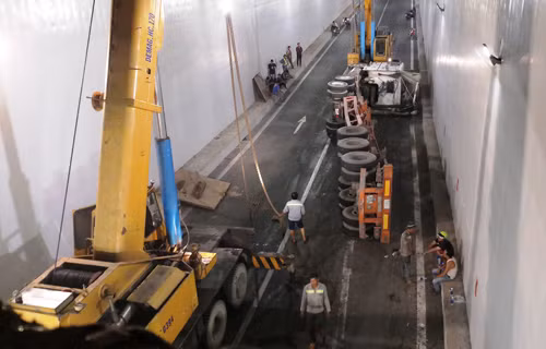 Chuyen gi dang xay ra o ham chui vao cang lon nhat Viet Nam?