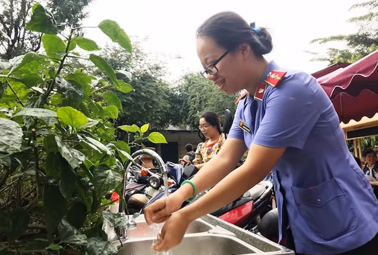 Khu vực kinh doanh tại phố hàng rong Bách Tùng Diệp được trang bị đầy đủ bồn rửa tay, nhà vệ sinh...để phục vụ du khách.