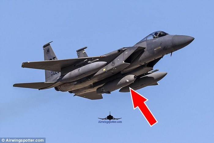 "Gói nâng cấp giúp máy bay chiến đấu F-15 có khả năng tấn công áp chế tương đương Su-34 hay bất kỳ tiêm kích nào của Nga hiện nay", vị giám đốc Mỹ nói.