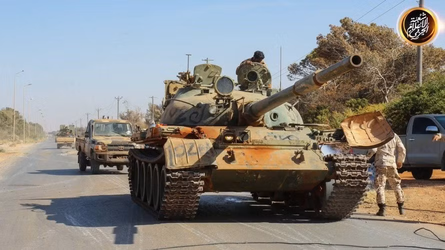 Nhưng bất chấp những nỗ lực lớn của LNA, việc đánh chiếm thành phố có ý nghĩa chiến lược này vẫn diễn ra một cách vô cùng chậm chạm, nhiều cuộc tấn công của họ đã bị GNA bẻ gãy.