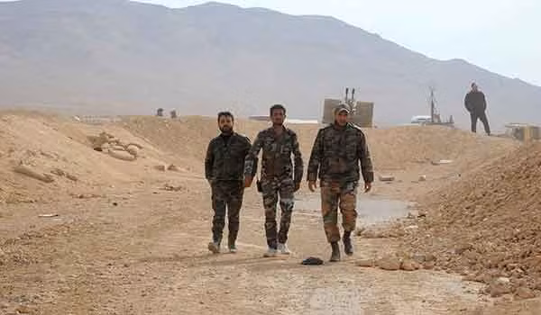 Giai phong Palmyra, Quan doi Syria tro ve diet IS o Quaryatayn