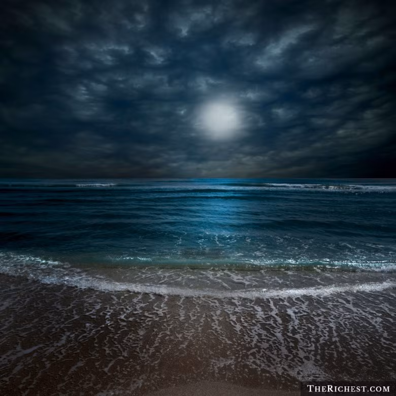 Nhiều người cho rằng, con tàu không thể chìm Titanic gặp họa là do hiện tượng thủy triều.