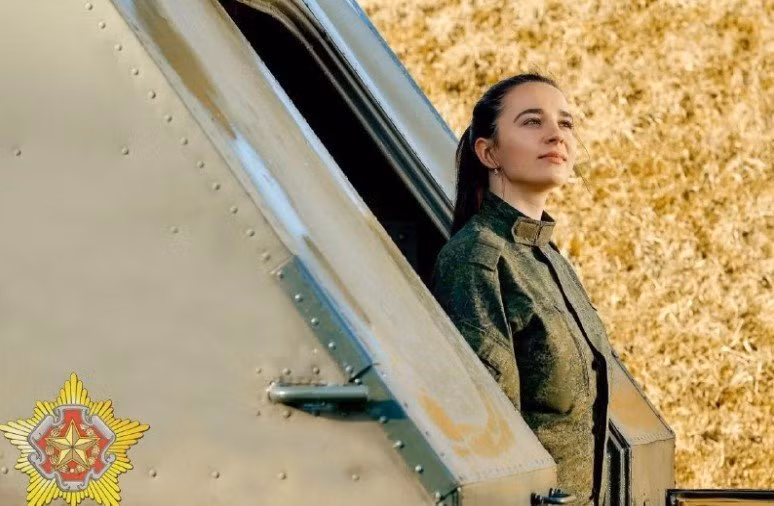 Efreytor Alesya Valuyevich là người điều hành cục tình báo radar phục vụ Lực lượng Phòng không.
