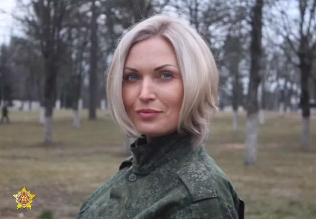 Marina Polskaya là nữ sĩ quan cấp cao phục vụ tại Trung tâm Điều hướng và Địa hình số 31. Marina chịu trách nhiệm về bản đồ, phần mềm, ảnh hàng không kỹ thuật số và tài liệu ảnh.