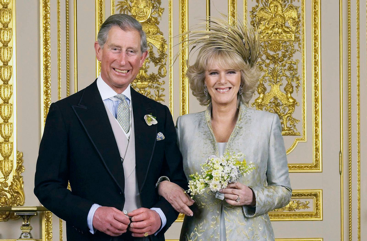 Sau sự ra đi của vợ cũ, năm 2005, Thái tử Charles kết hôn với bà Camilla Parker-Bowles.
