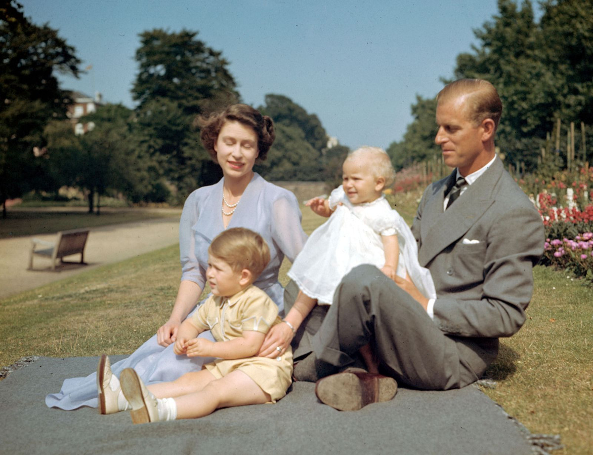 Năm 1952, Nữ hoàng Elizabeth II kế vị, ông trở thành thái tử khi mới 3 tuổi. Điều này khiến ông được truyền thông Anh gọi là "người chờ ngôi báu lâu nhất trong lịch sử Hoàng gia Anh".