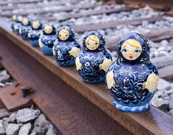 Matryoshka nhỏ nhất có kích thước bằng hạt anh túc nằm ở Tomsk, trong Bảo tàng Thần thoại Slav.