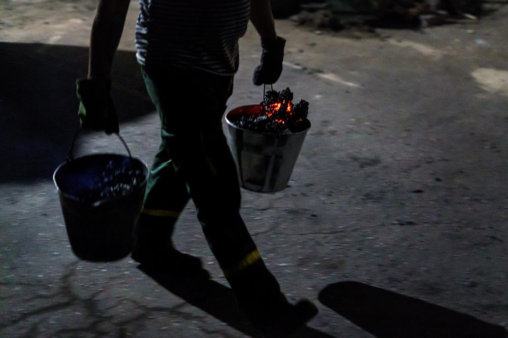 Hồi tháng 4, việc sản xuất của cơ sở gặp nhiều thách thức do khó khăn về vấn đề nguồn cung khí đốt.