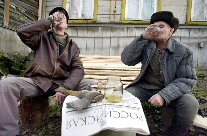 Theo Tổ chức Y tế thế giới, trong năm 2016, trung bình người Nga uống khoảng 11,7 lít rượu nguyên chất. Đáng nói, trong vòng 15 năm qua, lượng rượu mà người Nga uống đã giảm tới 40%.